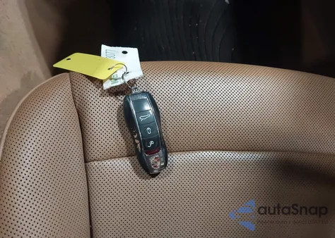 2010 Porsche Panamera 4S z USA, uszkodzony, nr VIN WP0AB2A74AL062832